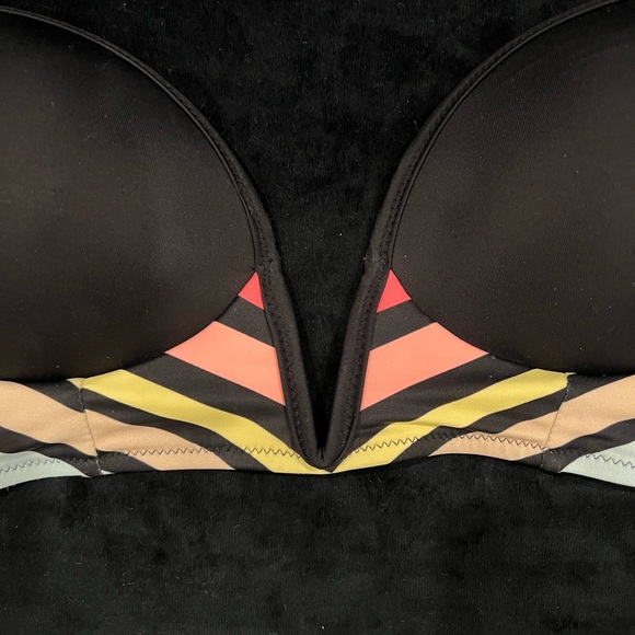 Victoria secrets deep PINK V neck push-up bikini top - Picture 3 of 9